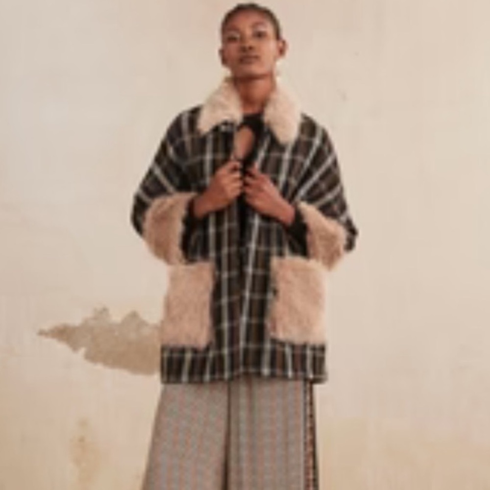 NKN Nekane Lea Black Tan Cream Plaid Poncho Jacket Faux Fur Trim M/L Reg. $210